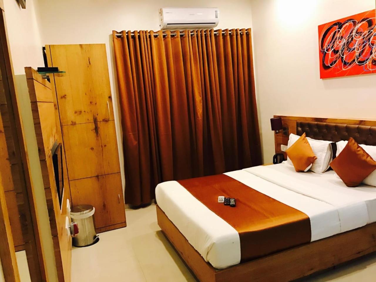 Grandeur By Avion Palace Near T2 International Airport Bombaim Exterior foto